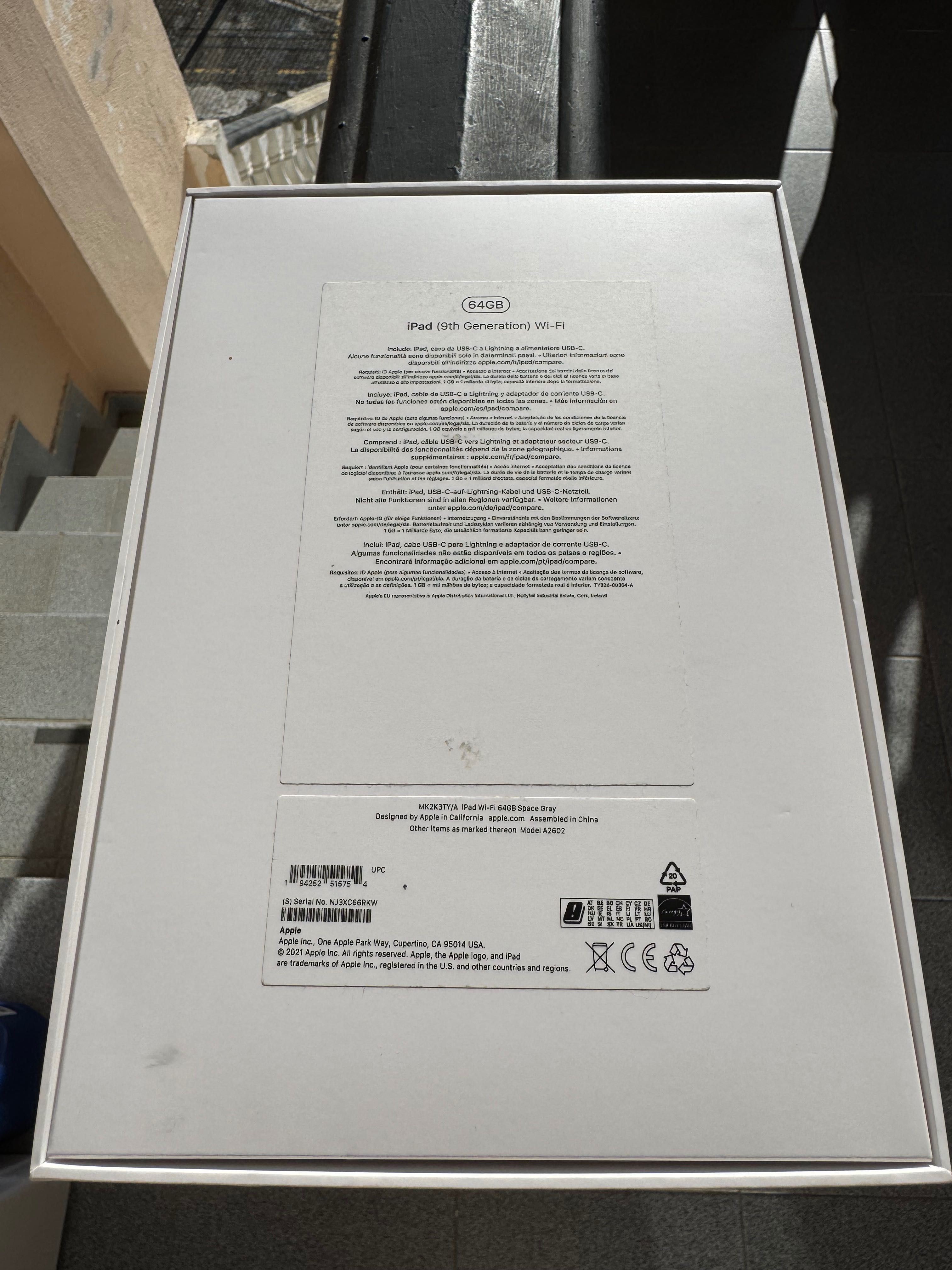 iPad APPLE (10.2'' - 64 GB - Wi-Fi - Cinzento Sideral)