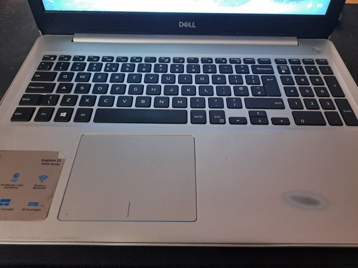 Dell Inspiron 5570