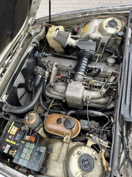 BMW E24 635CSi CS1 europa karoseria buda silnik szyby kierownica deska