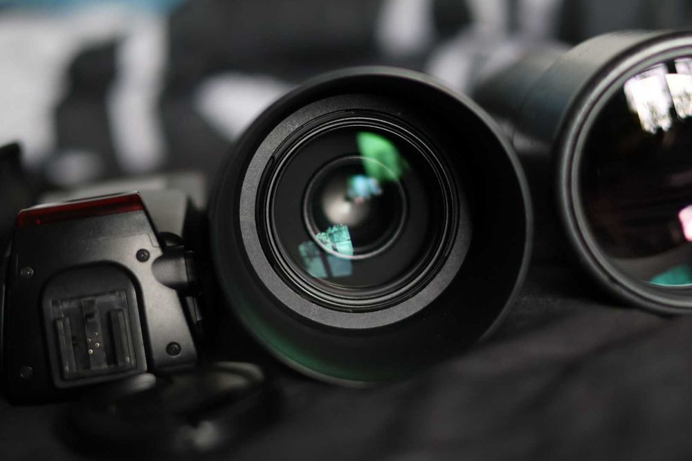 Zestaw 2x obiektywy sigma + lampa do sony typ A
