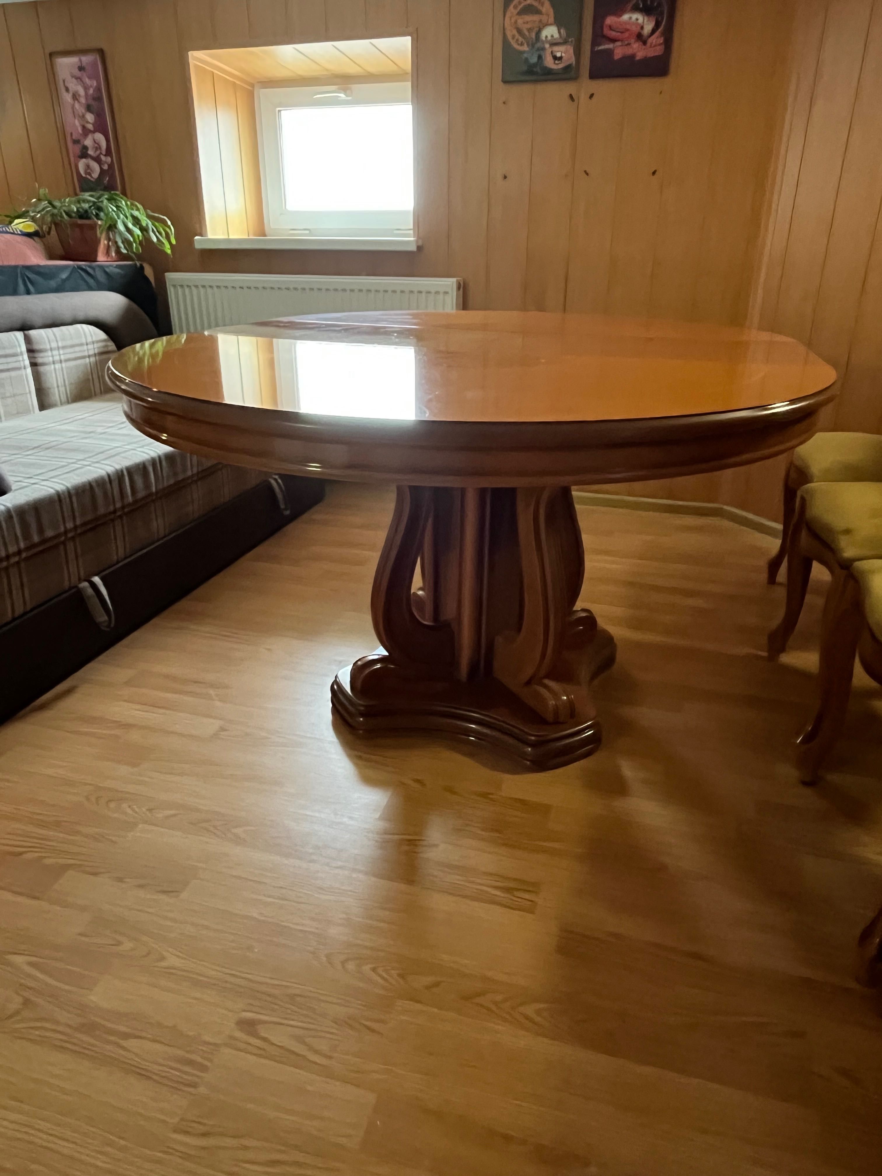 Продам стіл кухонний італьйського виробництва