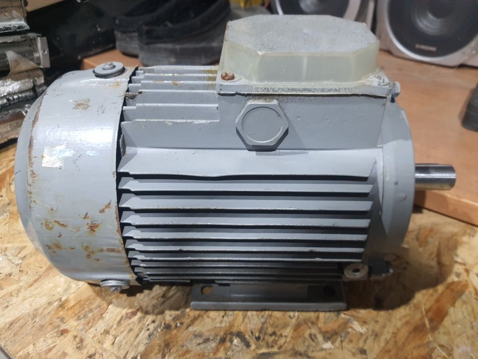 Электродвигатель АИР80В4У3