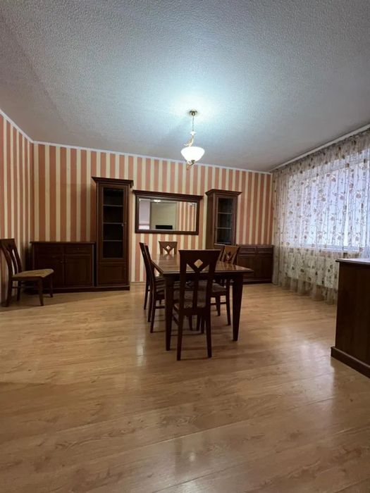 Продам будинок европейського проекту на Новомиколаївці.