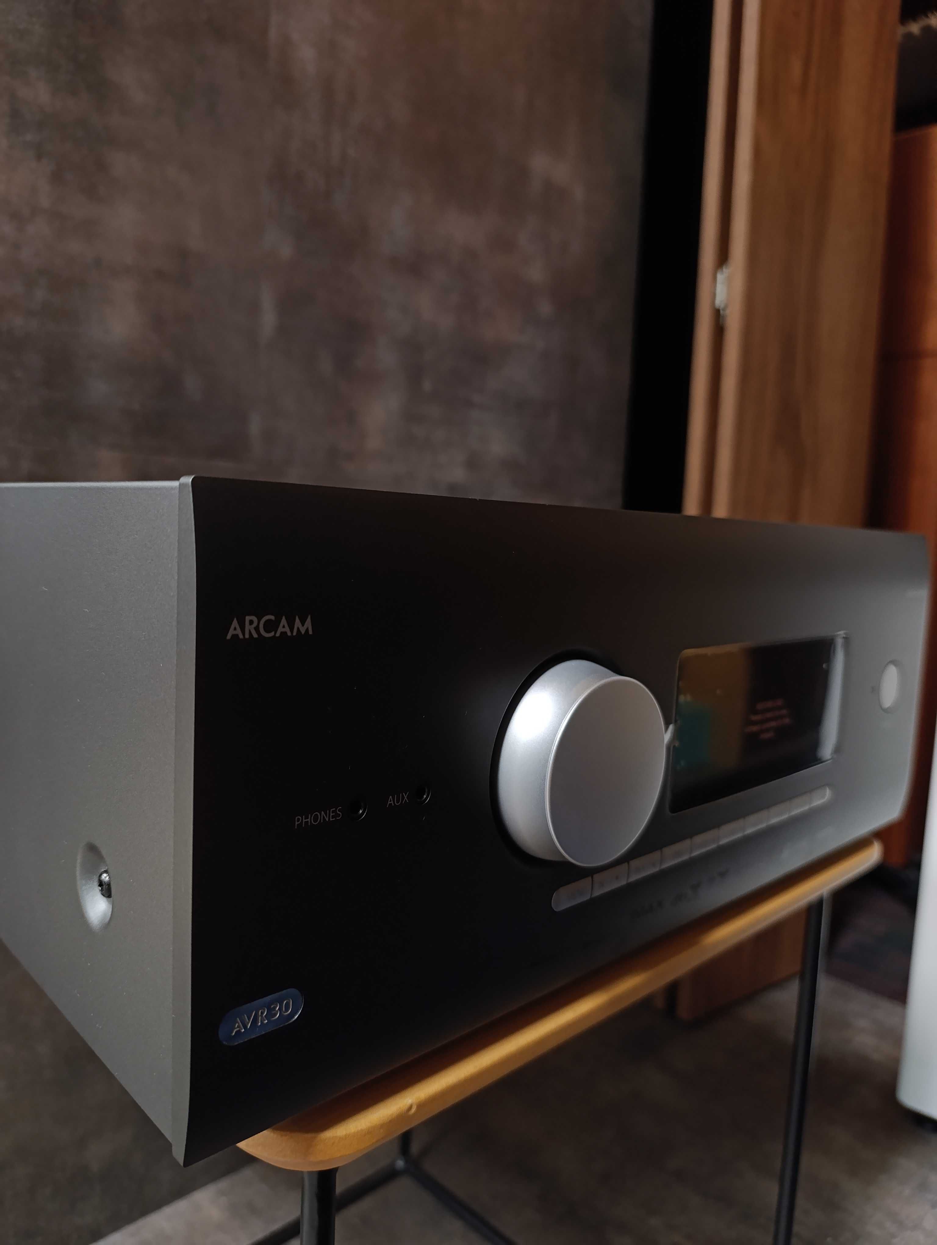 Amplituner kina domowego Arcam AVR30