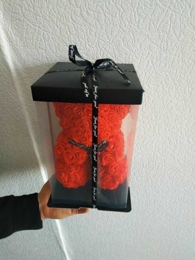 Мишка из роз В красивой подарочной упаковке