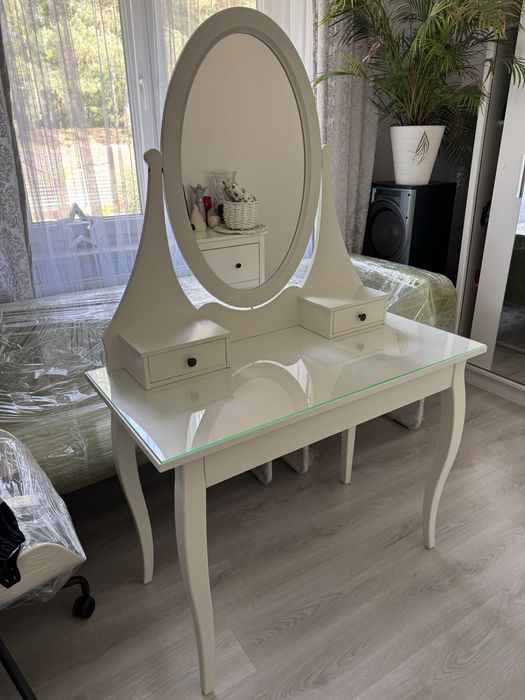 Toaletka Ilea hemnes