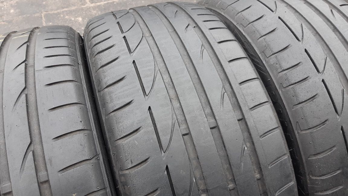 Opony Letnie 225÷40÷18÷.BRIDGESTONE.Cena 580 zł za KOMPLET-4 sztuki.