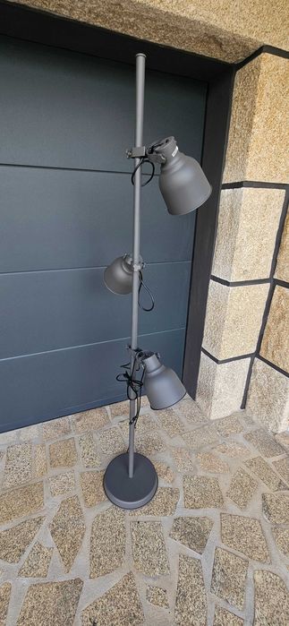 Candeeiro de Pé IKEA