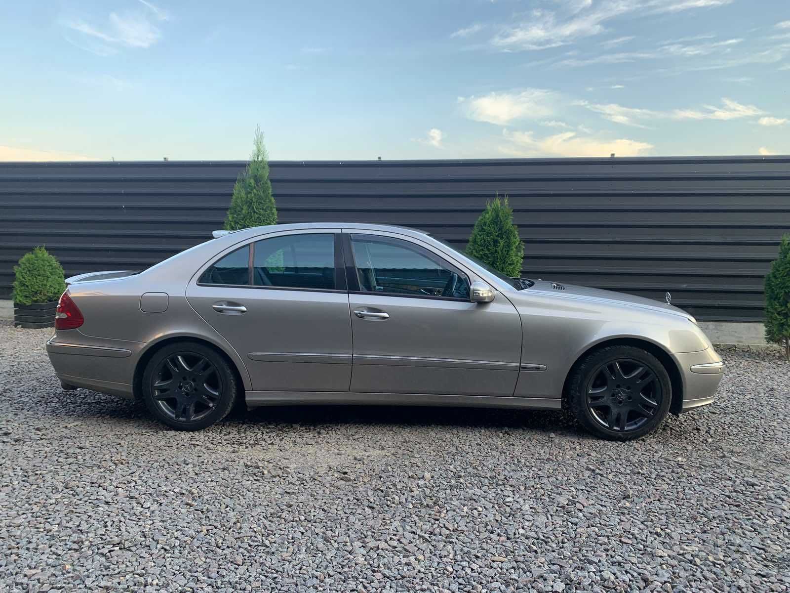Крило переднє ліве праве Mercedes W211  OM647