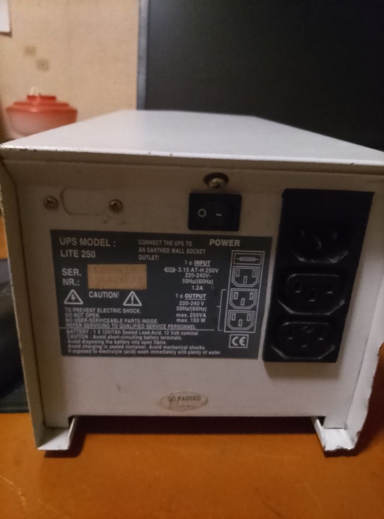джерело безперебійного живлення Victron Lite-250