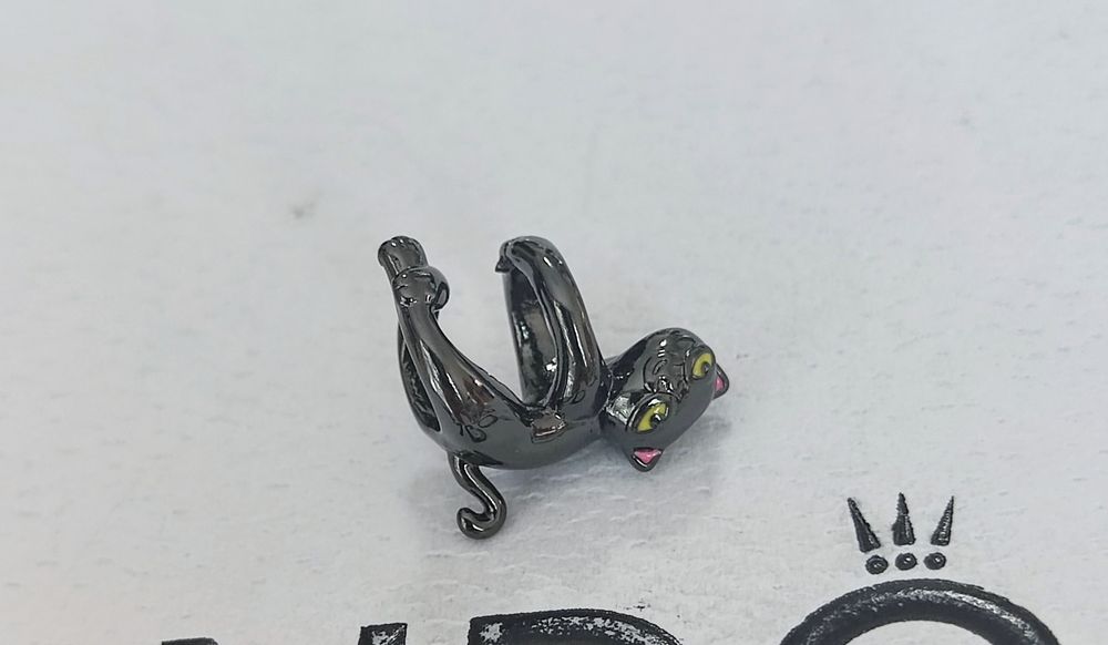 Charm's czarny kot srebro emaliowane S925