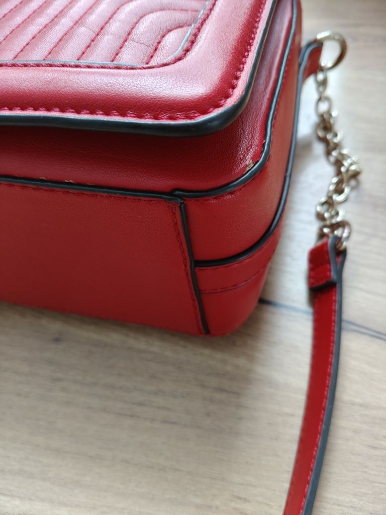 Torebka Guess czerwona