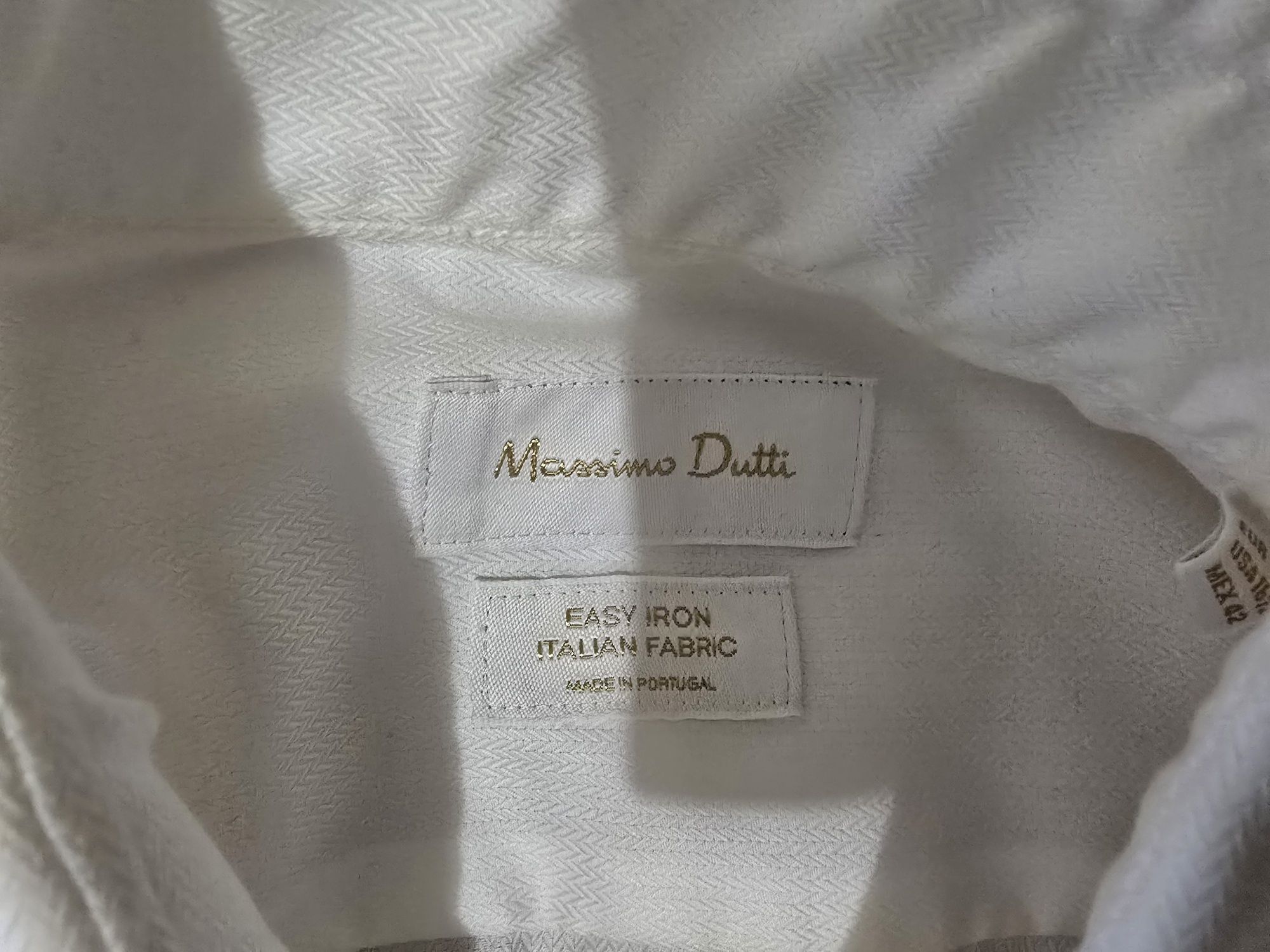 Biała koszula firmy Massimo Dutti, mankiety na spinki,teksturowana. 42