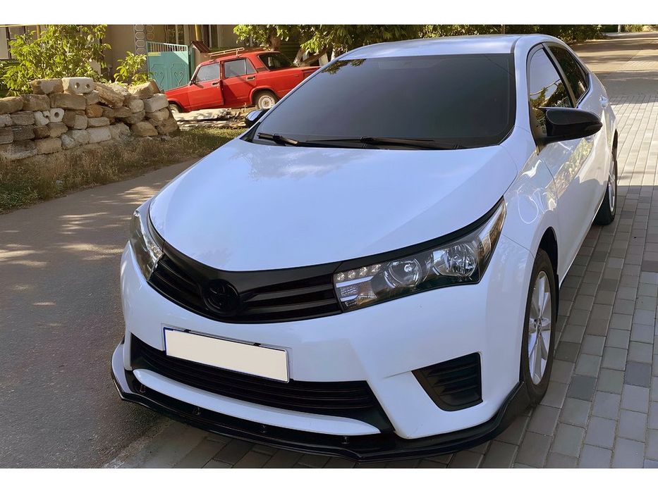 Toyota Corolla/Camry 2013-2019 Накладки на зеркала BMW-style (2 шт)