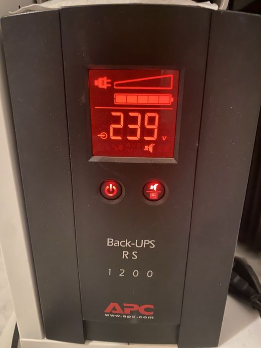 UPS APC Back-UPS RS 1200