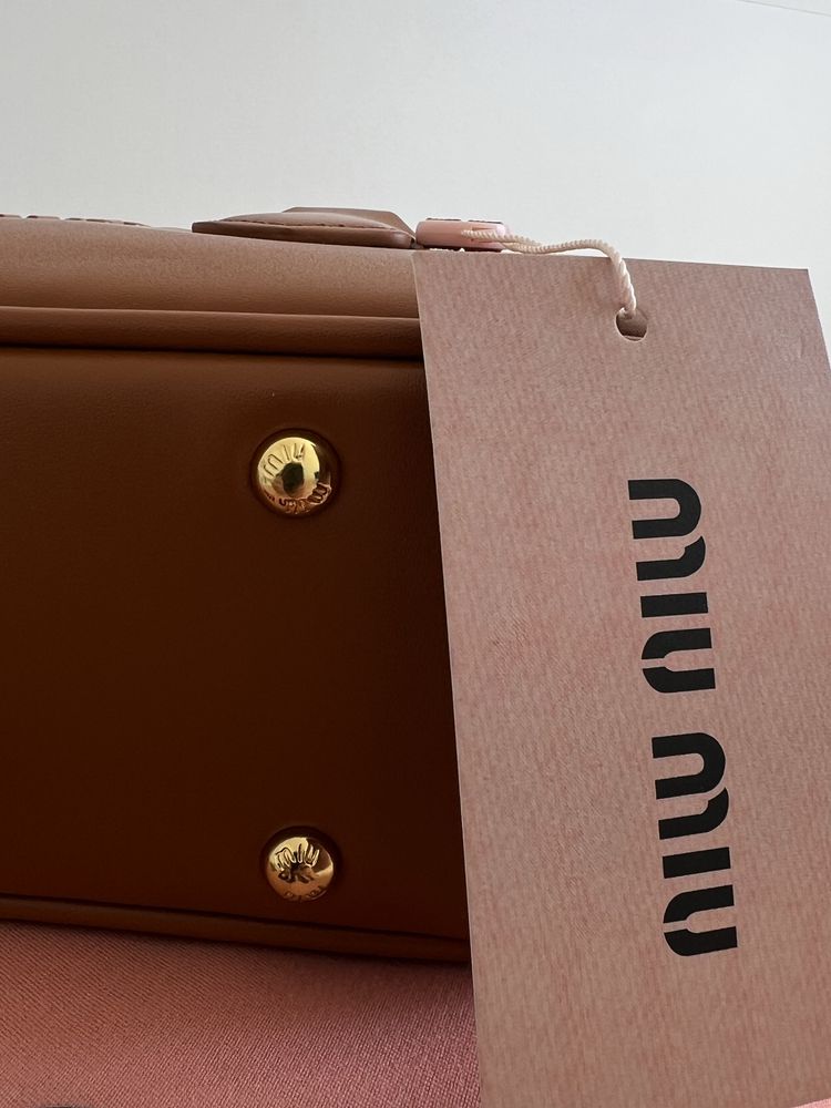 Mala Miu Miu senhora