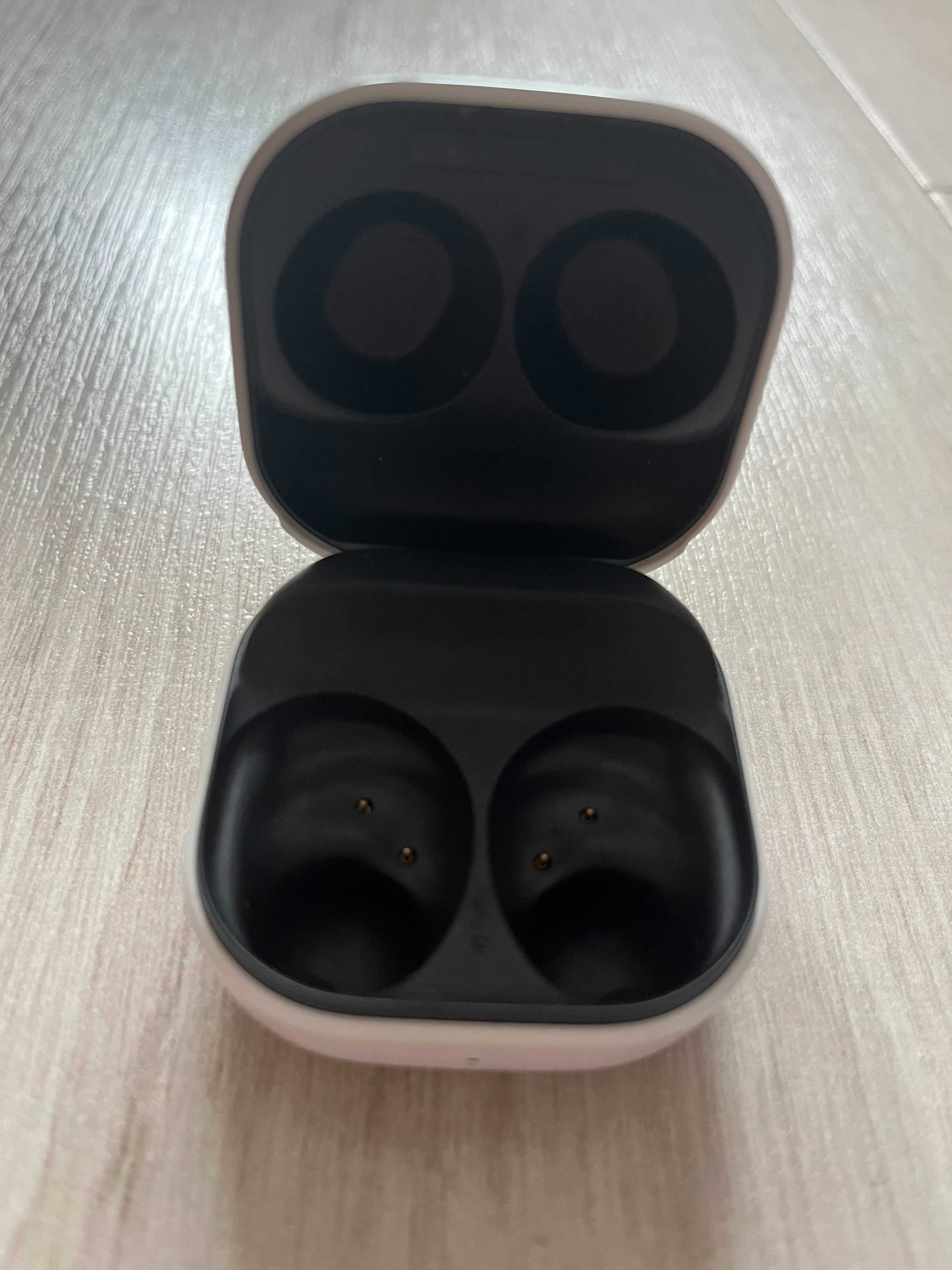 Samsung Galaxy Buds FE etui ładujące