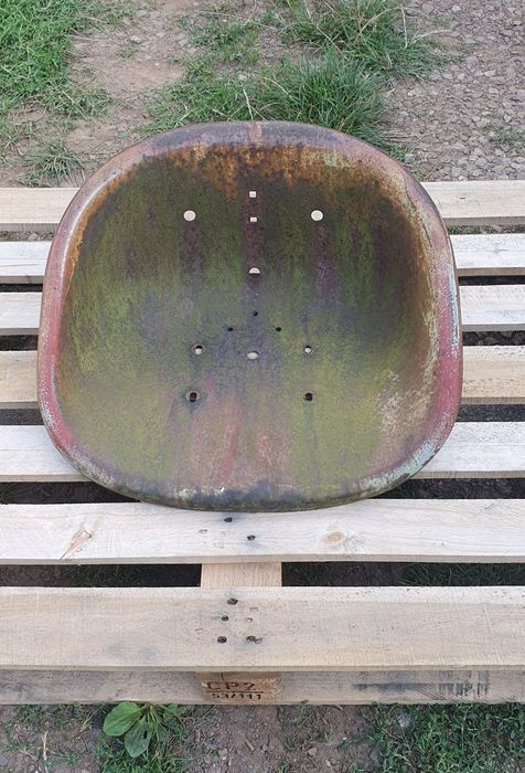 Stare siedzisko metalowe, fotel