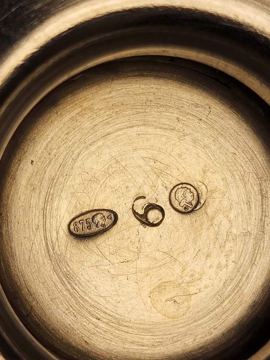 Продам  серебряный  кувшин, конфетницы, рюмки, и другие изделия