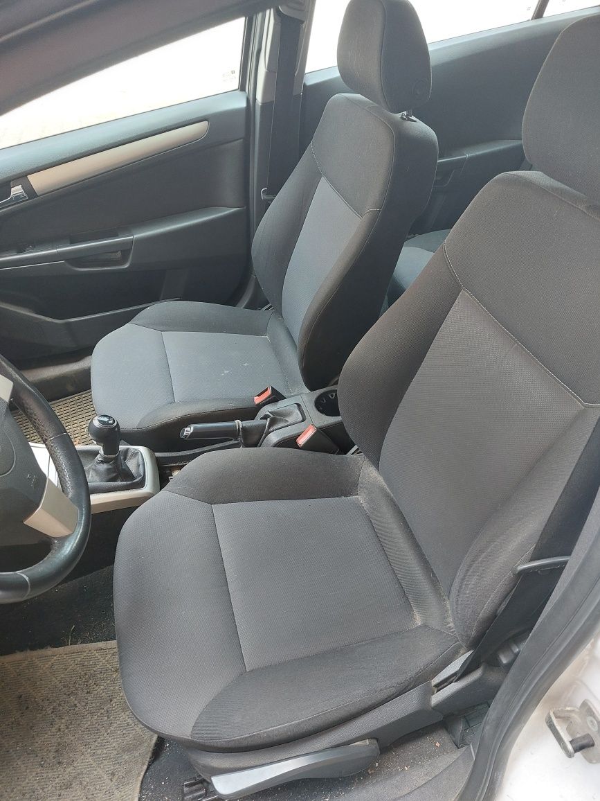 Opel Astra H lift z474 drzwi błotnik zderzak fotele klapa lampa