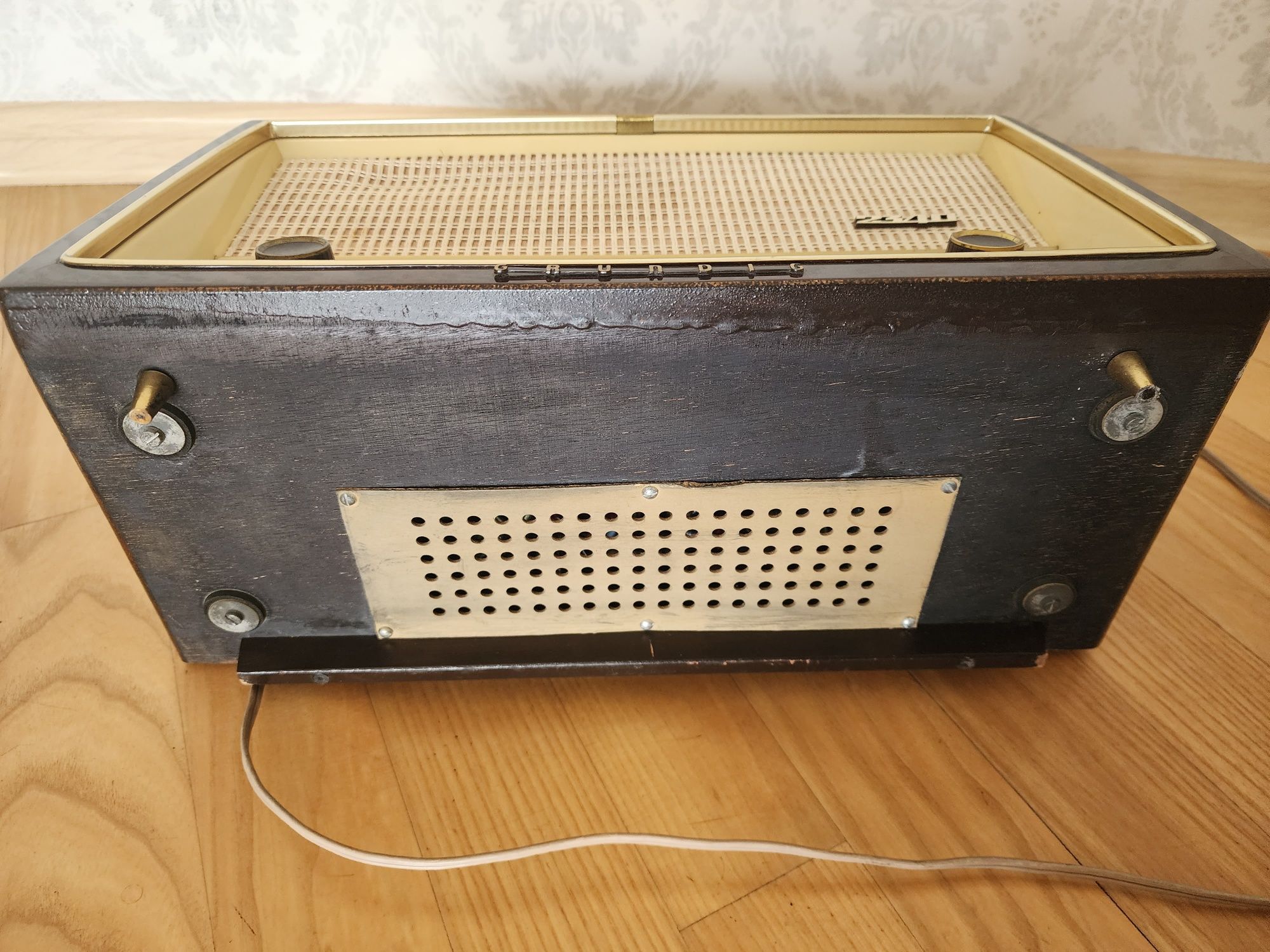 Радіоприймач 1950s Grundig 2340