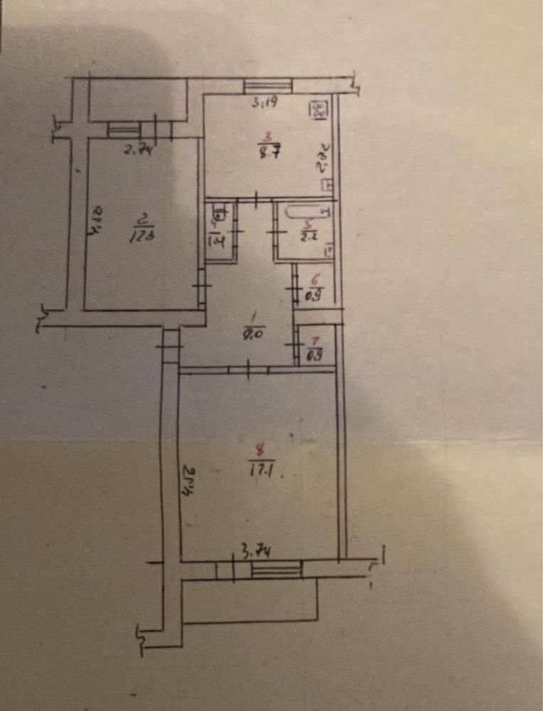 Продам велику 2к квартиру на мікрорайоні