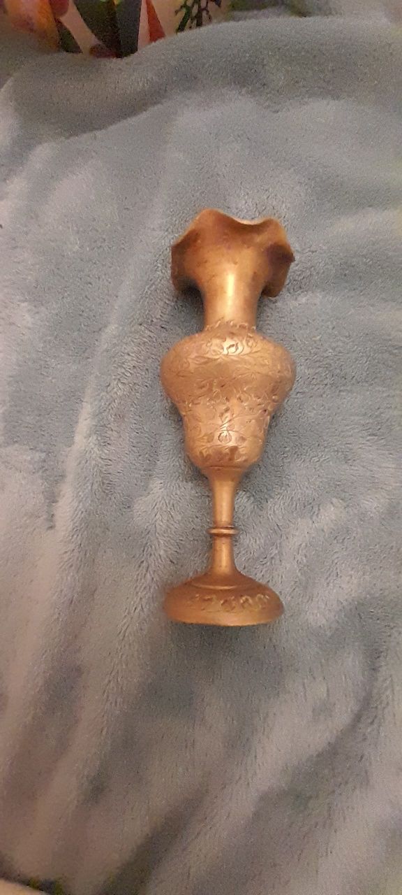 Jarra indiana em bronze gravada à  mão