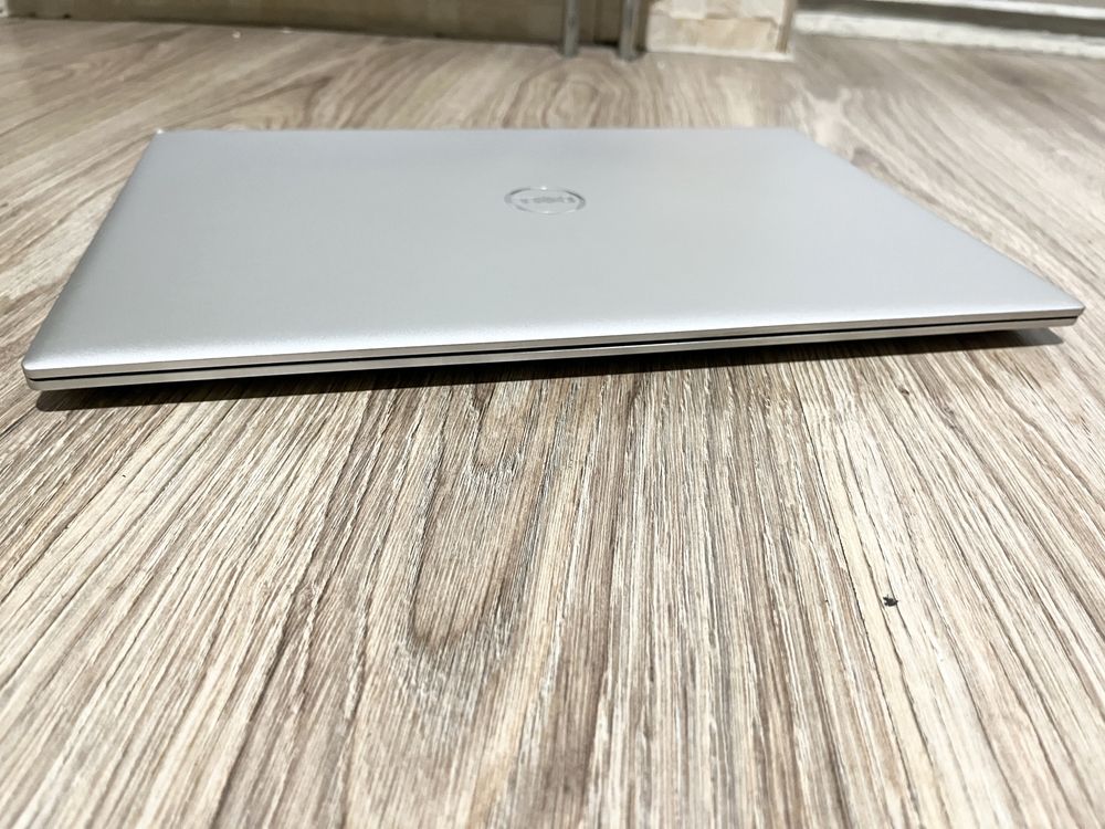 Dell Inspiron 16 5620 Intel® Core i5-1235U