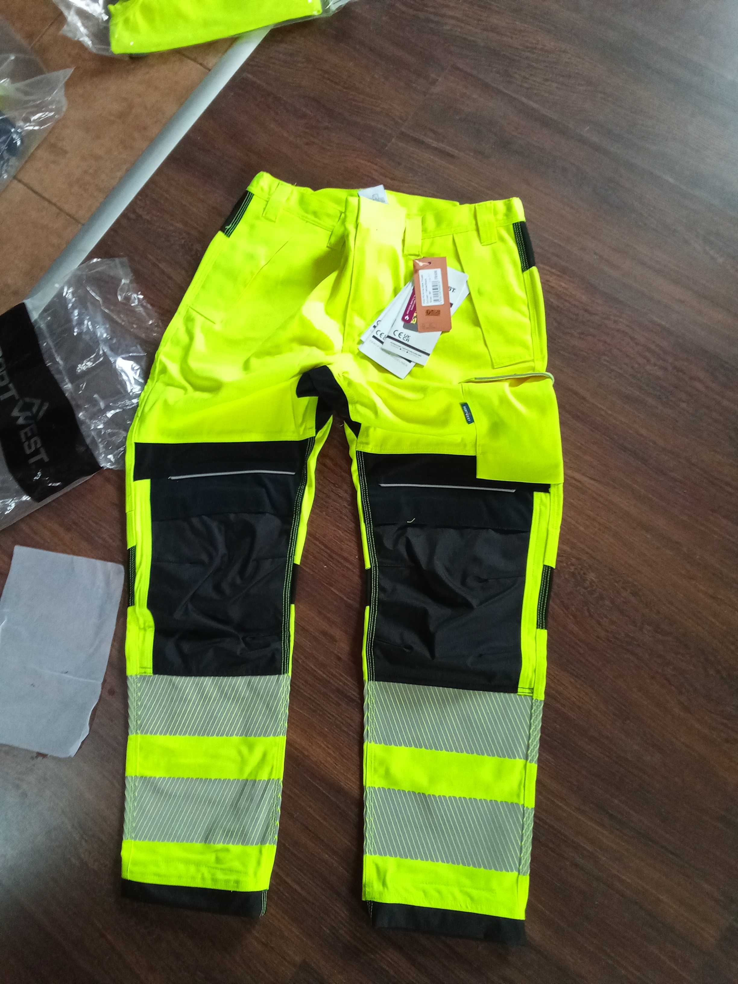 Spodnie robocze Portwest PW3 FR406 rozm EU 36-54"-92cm  antystatyczne