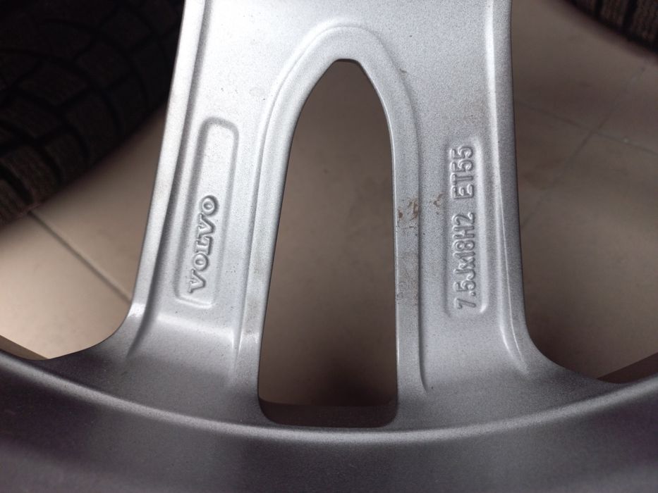 R18 5×108 et55 шини 235×50 Nokian нові