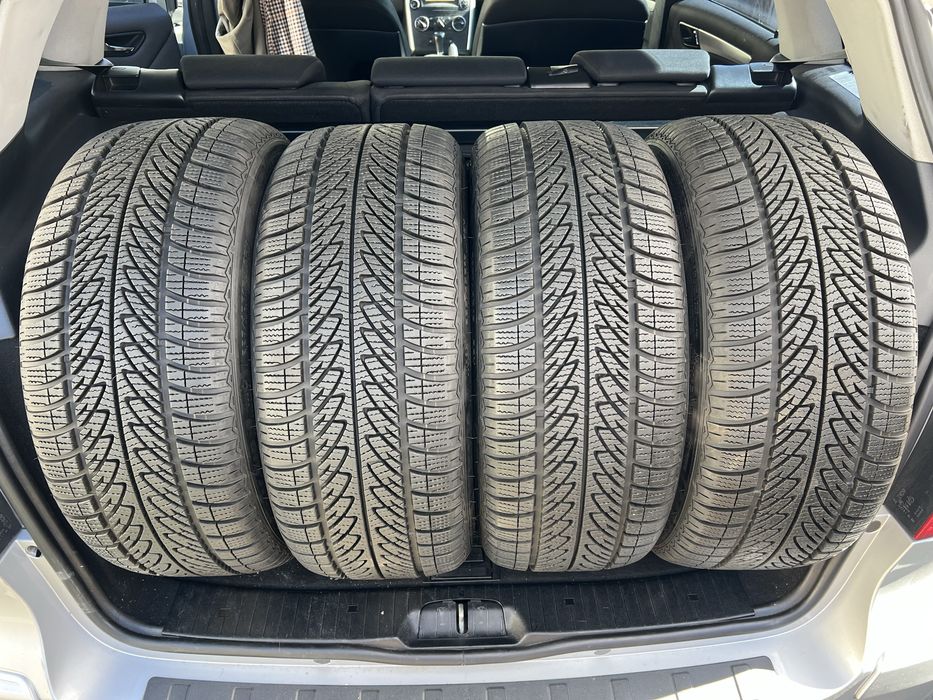 GOODYEAR 225 40 r18 UltraGrip 8 GERMANY 99% протектору ЗИМА комплект
