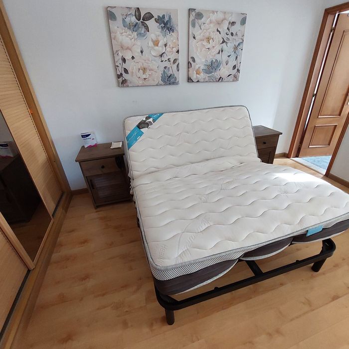 Cama articulada com colchão