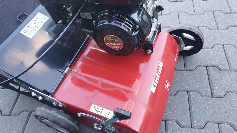 Wertykulator spalinowy