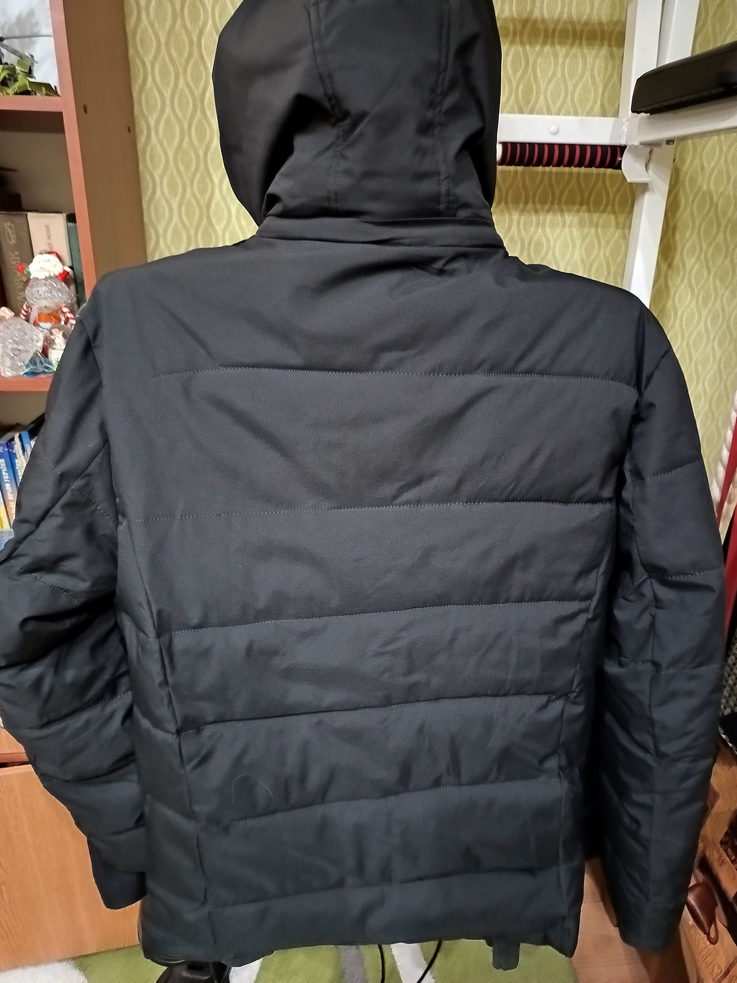Продам куртку " Риma" размер 52, черного цвета.