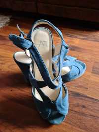 Zadbane niebieskie sandały Anna Field