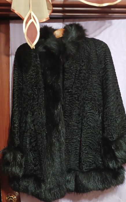 Натуральный каракуль,  замш, норка, кожа и мех