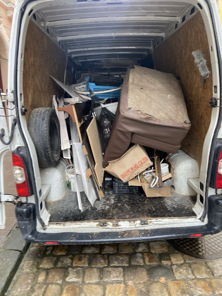 Старі меблі утилізація на відвал вивіз сміття бій дивани речі є вантаж