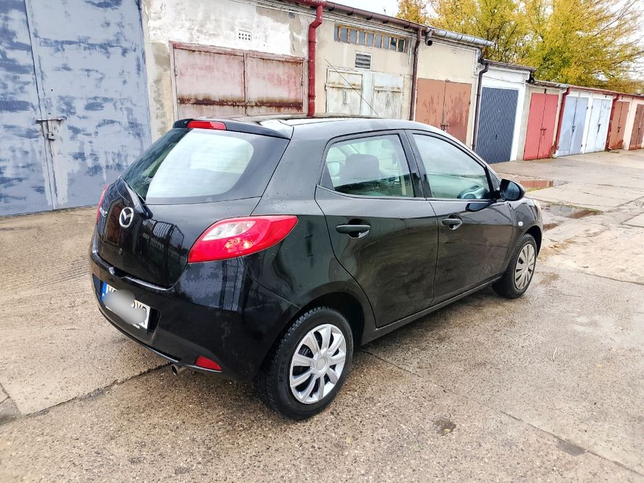 Mazda 2  1.3i 2009r