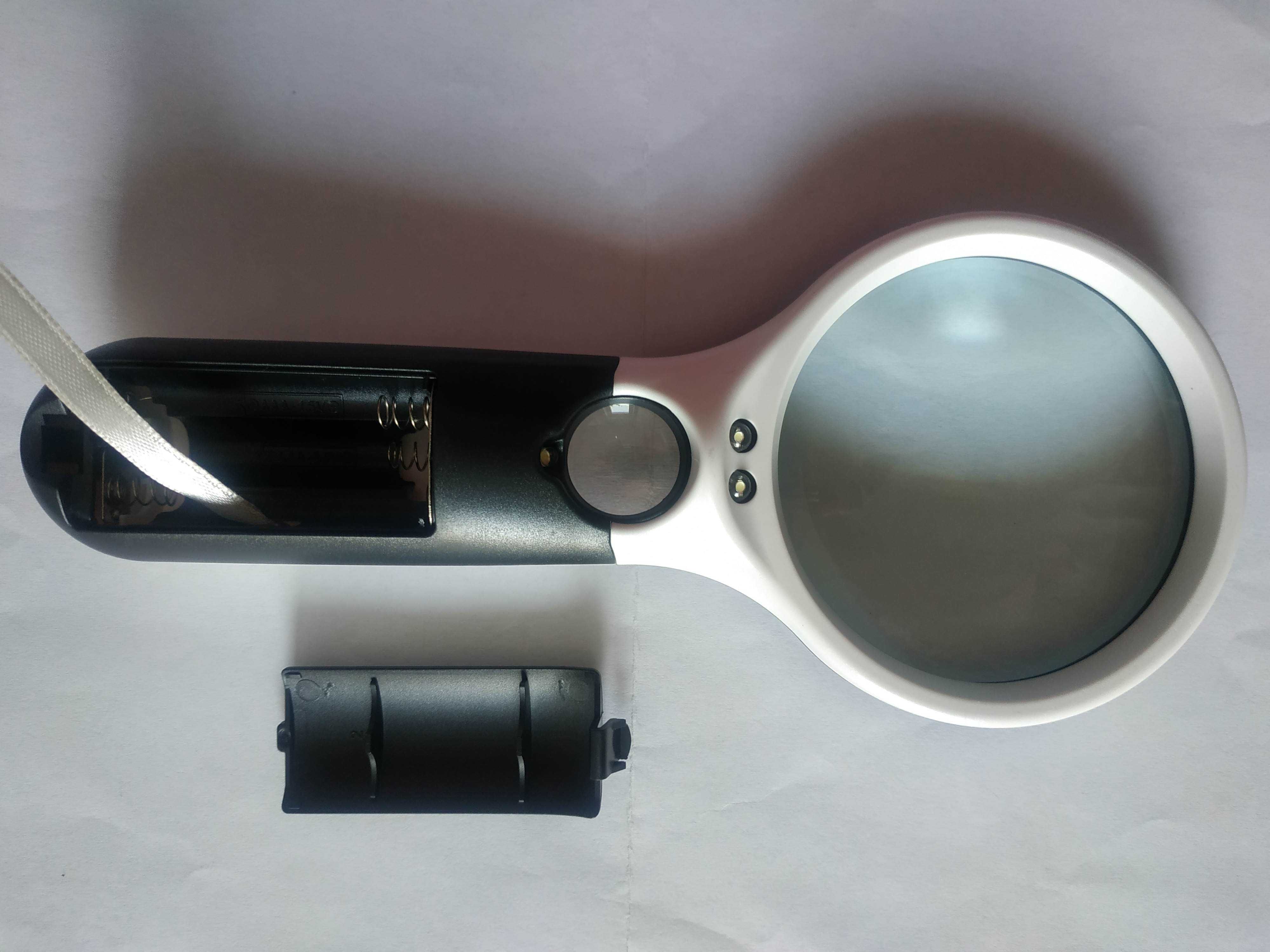 Лупа з підсвічуванням (19Х8,5Х3мм) Magnifier 6903AB