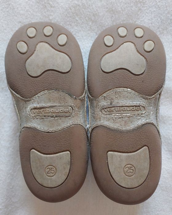Sapatos Pele Prateados Gatinho, 25
