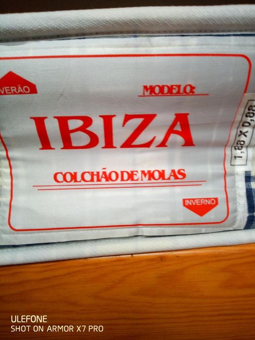 Cama em madeira de crianca