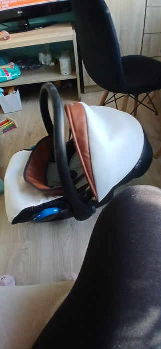 Oddam za darmo fotelik.od 0 do.13 kg