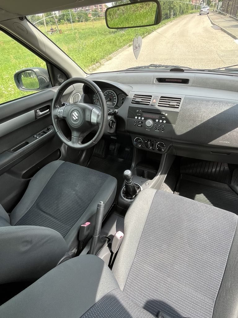 Suzuki Swift 1.3 lpg keyless
