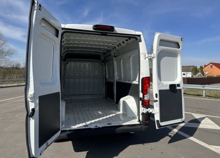 Вантажні перевезення до 2 тонн