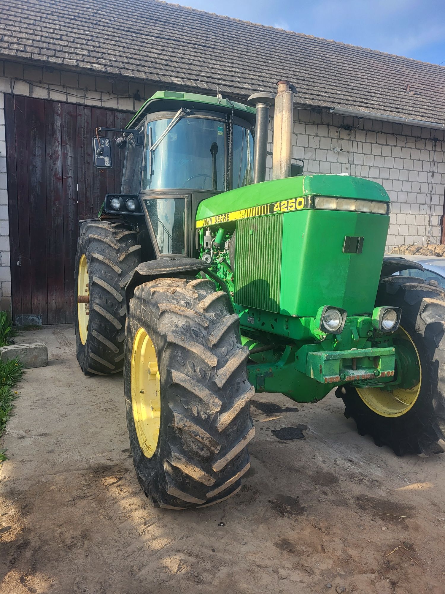 Sprzedam John deere 4250