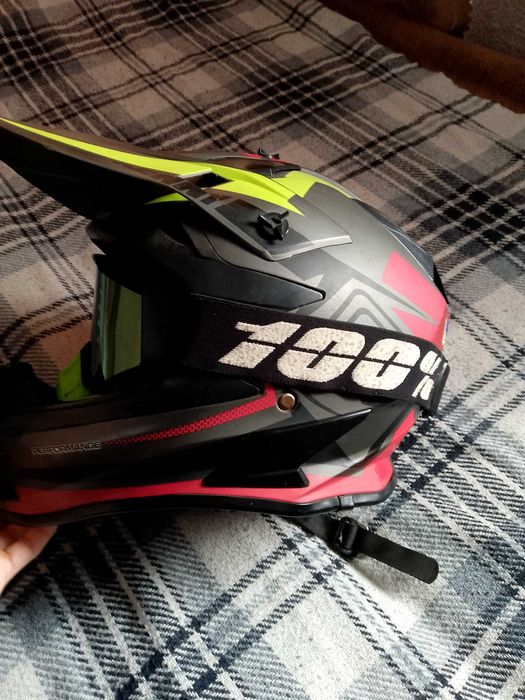 Продам мотошлем Kenny