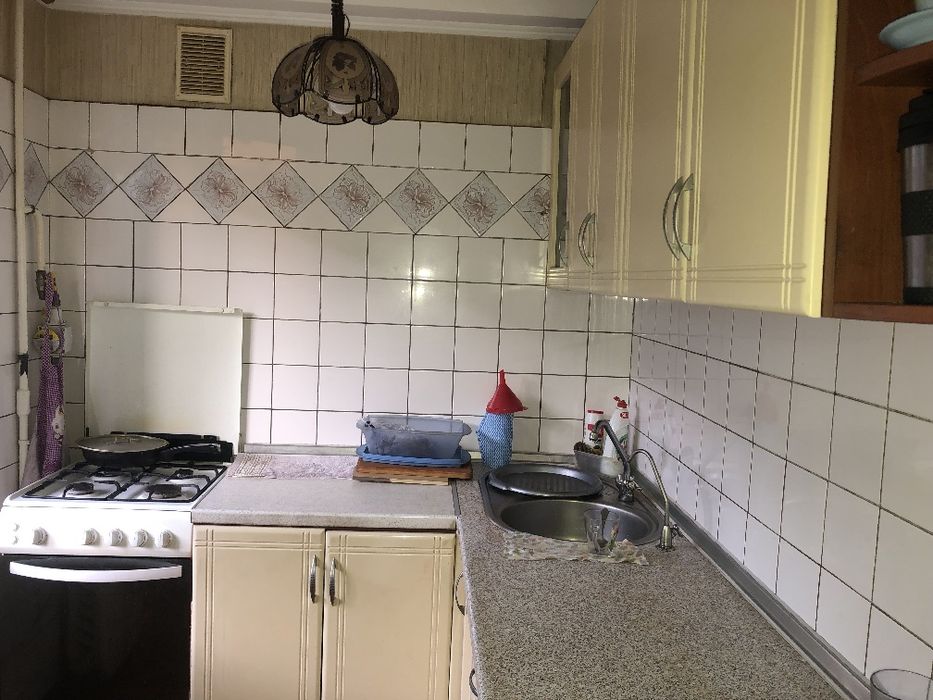 комната в 2к.кв., мебель, техника, пешком м.Академгородок, Житомирская