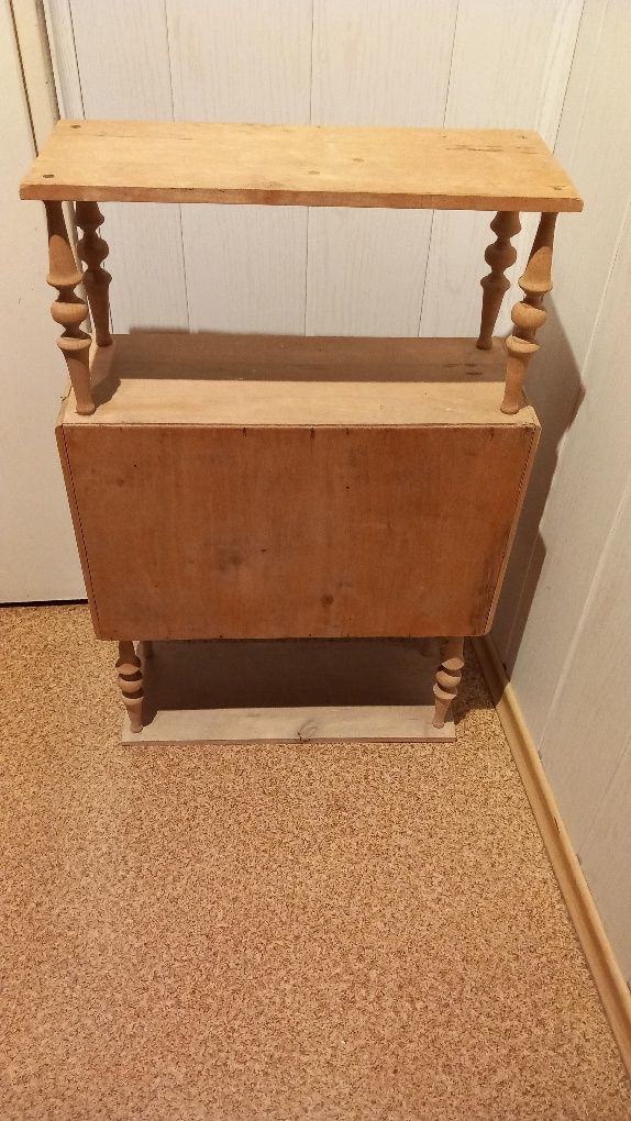 Piękny drewniany mini kredens z I połowy PRL-u wys. 73, gł. półek 17,