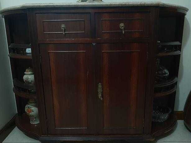 Sapateira Vintage para hall de entrada tampo em pedra