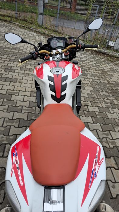 Aprilia rsv 1000 tuono